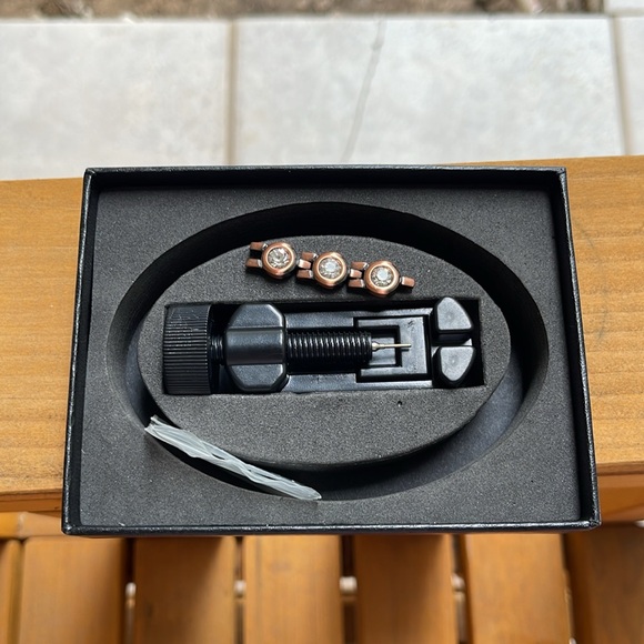 WelMag Copper & Rhinestone Bracelet! - Picture 3 of 5